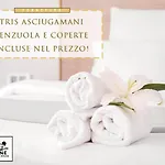 Pine House - Villaggio Turistico Con Piscina E Animazione 公寓 *