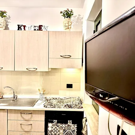 Pine House - Villaggio Turistico Con Piscina E Animazione