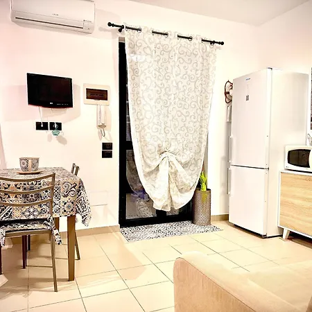 Pine House - Villaggio Turistico Con Piscina E Animazione 坎波菲利斯·迪·罗切